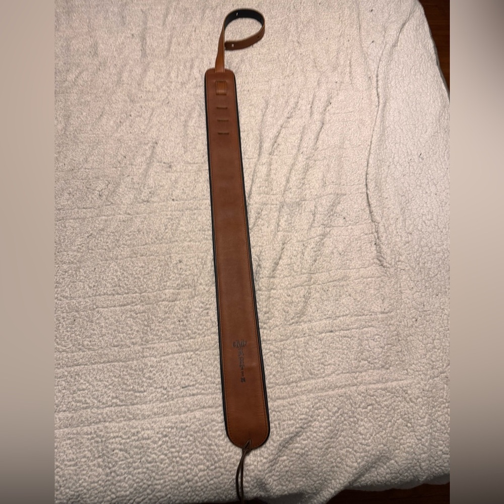 Martin Guitar Brown Baseball Glove Leather Guitar Strap